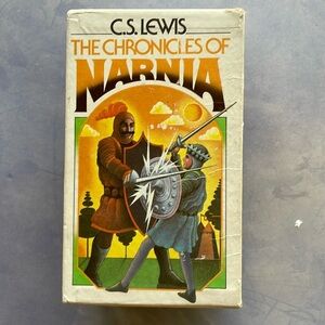 Scholastic The Chronicles of Narnia Box Set of 7 books- Cream and Blue